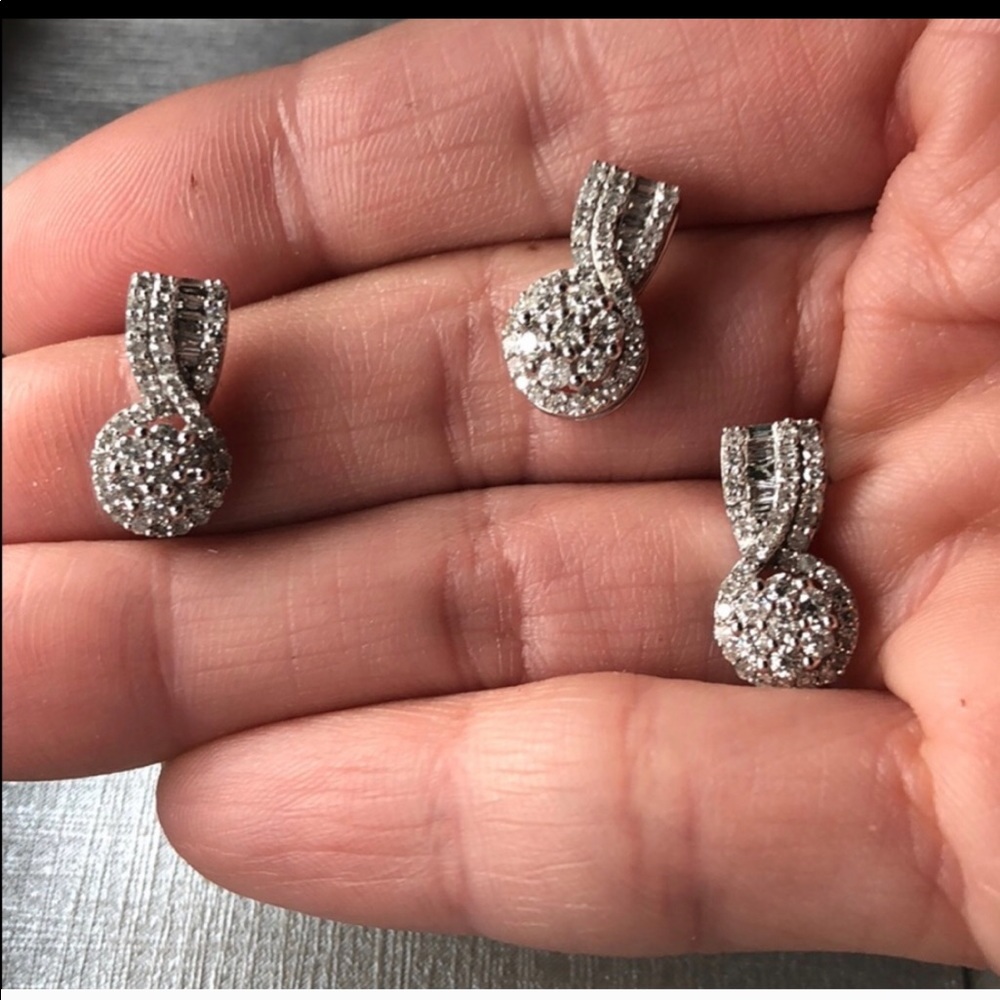 Beautiful Diamond earrings and pendant